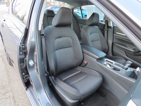 Used 2022 Nissan Altima 2.5 SV image 16