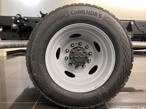 New 2026 Ford F550 4x4 Crew Cab image 7