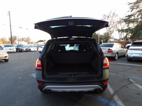 Used 2015 Volvo XC70 T6 Platinum w/ Protection Package image 13