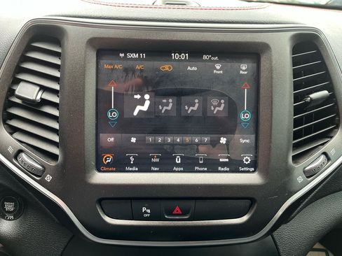 Used 2019 Jeep Cherokee Trailhawk w/ Trailer Tow Group AWD/4WD image 18