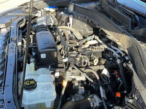 Used 2021 Ford Explorer XLT w/ Equipment Group 202A AWD/4WD image 70