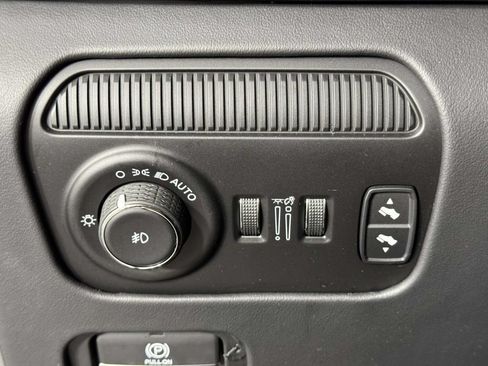 Used 2022 Jeep Grand Wagoneer Series III AWD/4WD image 19
