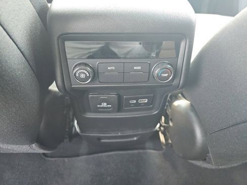 Used 2023 GMC Acadia SLE w/ Driver Convenience Package image 10