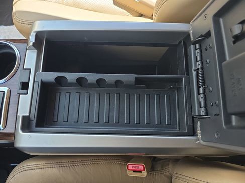 Used 2014 Ford F150 Lariat w/ Lariat Chrome Package image 26
