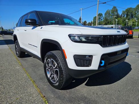 Used 2022 Jeep Grand Cherokee Trailhawk w/ Advanced Protech Group II AWD/4WD image 7
