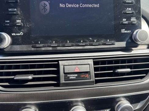 Used 2018 Honda Accord LX image 5