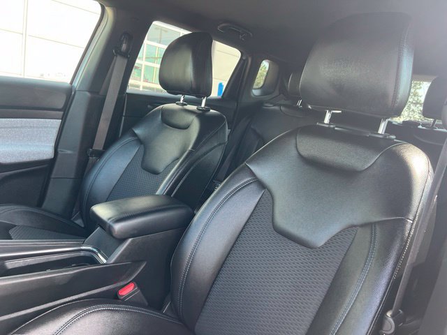 Used 2024 Jeep Compass Latitude w/ Convenience Group AWD/4WD image 19