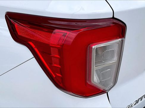 Used 2020 Ford Explorer Limited w/ Class III Trailer Tow Package AWD/4WD image 29