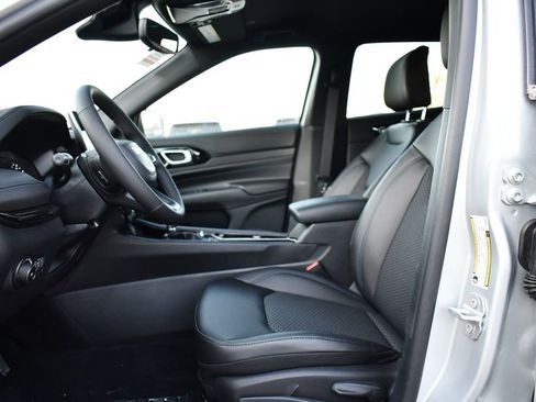 New 2026 Jeep Compass Latitude image 11