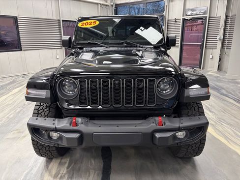Used 2025 Jeep Gladiator Rubicon image 39