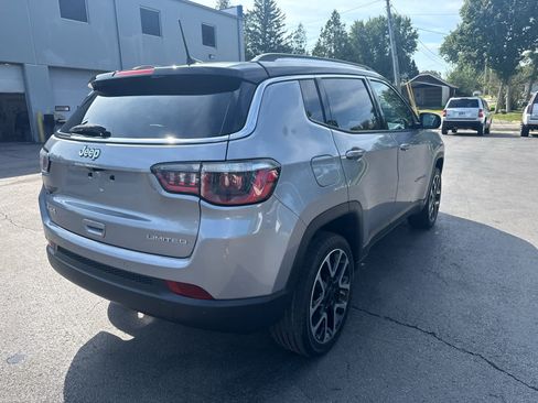 Used 2018 Jeep Compass Limited w/ Navigation Group AWD/4WD image 3