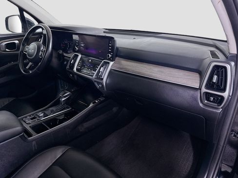 Used 2022 Kia Sorento EX w/ Panoramic Sunroof Package image 30