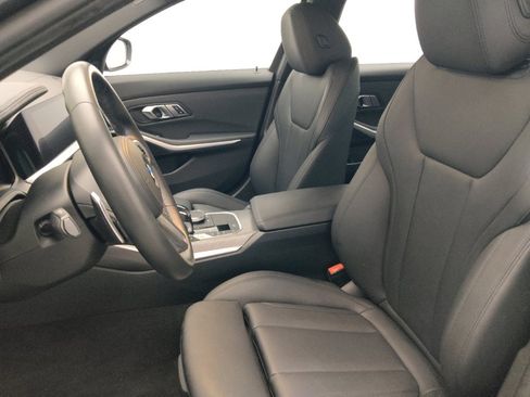 Used 2019 BMW 330i Sedan w/ M Sport Package RWD image 17