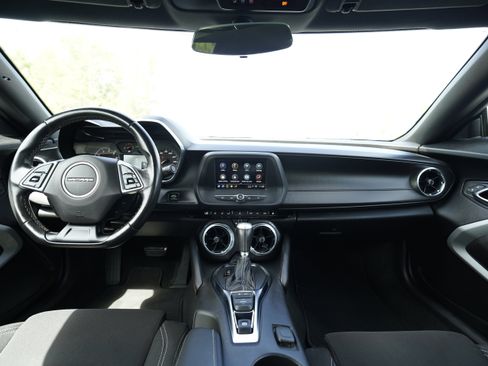 Used 2021 Chevrolet Camaro LT image 9