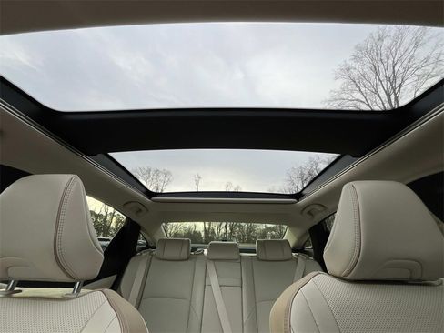 Used 2023 Toyota Crown XLE image 44