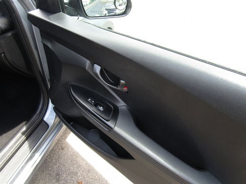 Used 2020 Hyundai Veloster 2.0 FWD image 10