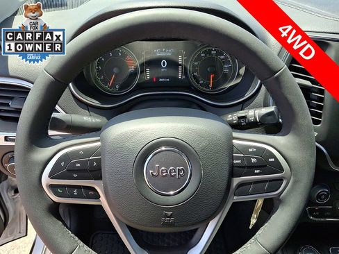 Used 2022 Jeep Cherokee Latitude w/ Sun & Sound Group AWD/4WD image 19