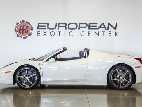 Used 2015 Ferrari 458 Spider RWD image 9