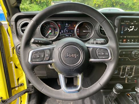 Used 2023 Jeep Wrangler Sahara image 15