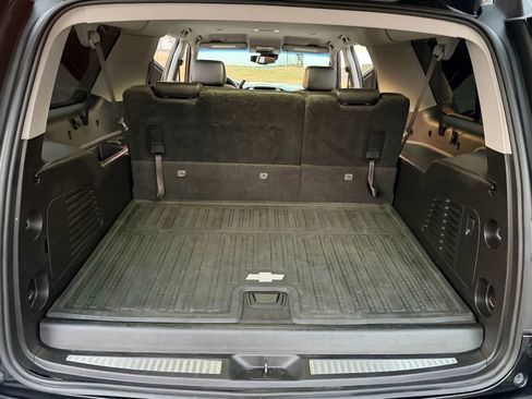 Used 2015 Chevrolet Suburban LT image 17