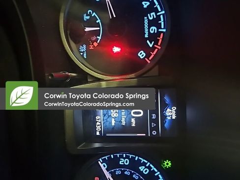 Used 2021 Toyota Tacoma SR5 w/ Trail Edition image 10