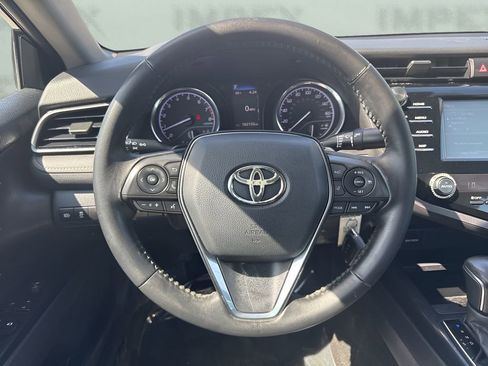 Used 2020 Toyota Camry SE image 13