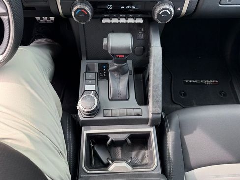 Used 2024 Toyota Tacoma TRD Sport image 24