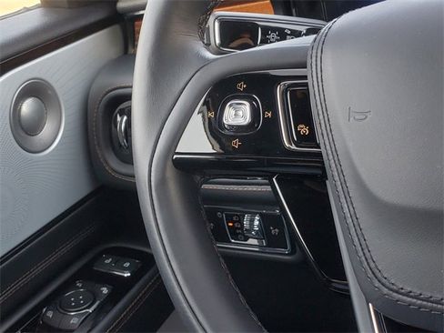 Certified 2025 Lincoln Aviator Black Label image 18