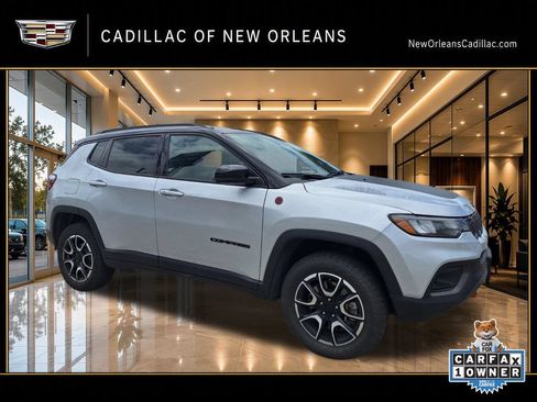Used 2024 Jeep Compass Trailhawk AWD/4WD image 1