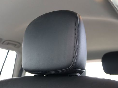 Used 2024 Nissan Armada SL image 16