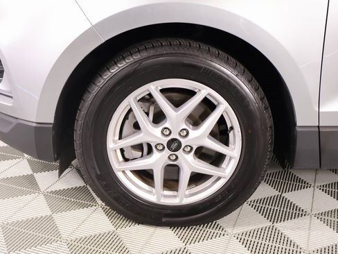 Used 2024 Ford Edge SEL image 18