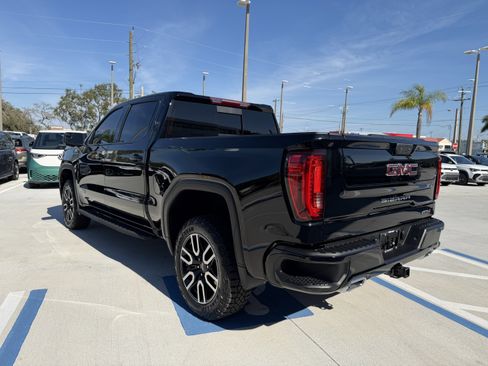 Used 2022 GMC Sierra 1500 AT4 w/ AT4 Preferred Package image 7