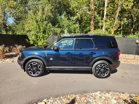 Used 2022 Ford Bronco Sport Outer Banks w/ Tech Package image 2