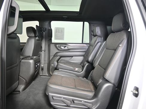 Used 2021 Chevrolet Suburban High Country AWD/4WD image 18