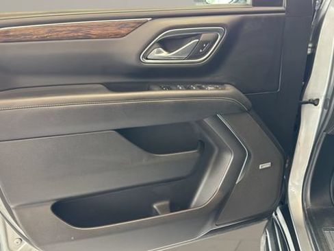 Used 2024 Chevrolet Suburban Premier w/ Max Trailering Package AWD/4WD image 10