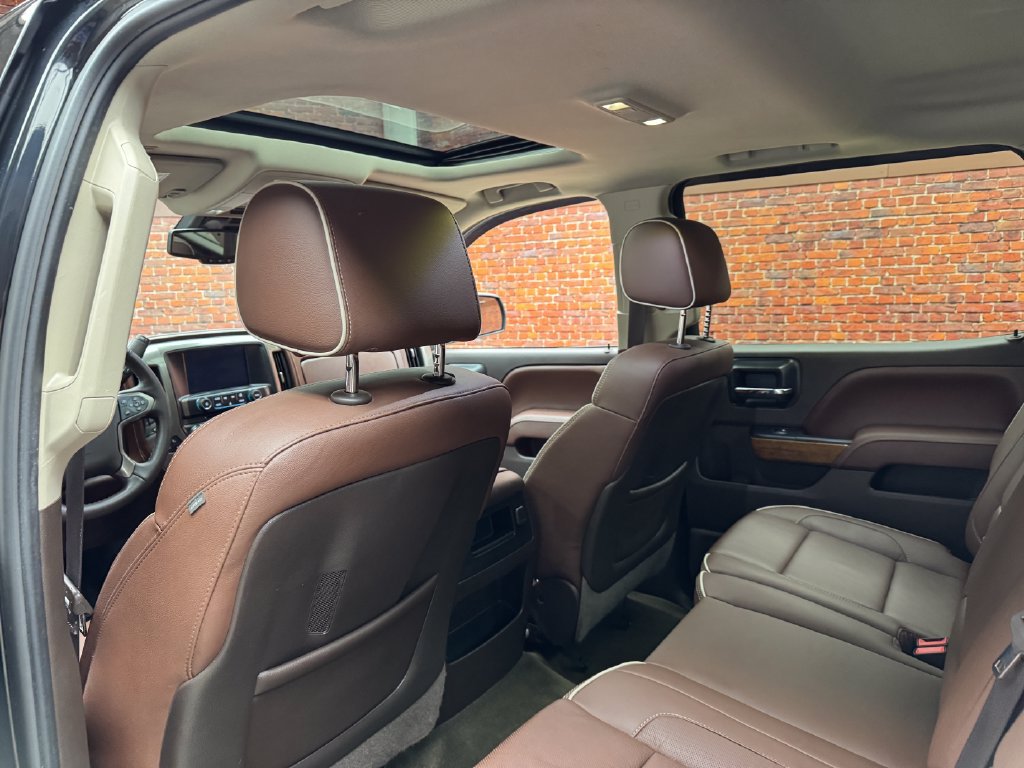 Used 2015 Chevrolet Silverado 1500 High Country w/ High Country Premium Package AWD/4WD image 26