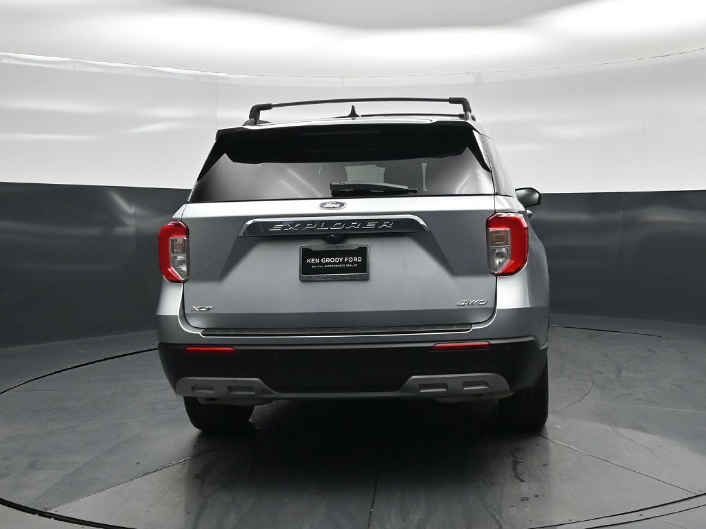 Certified 2022 Ford Explorer XLT w/ Equipment Group 202A AWD/4WD image 24