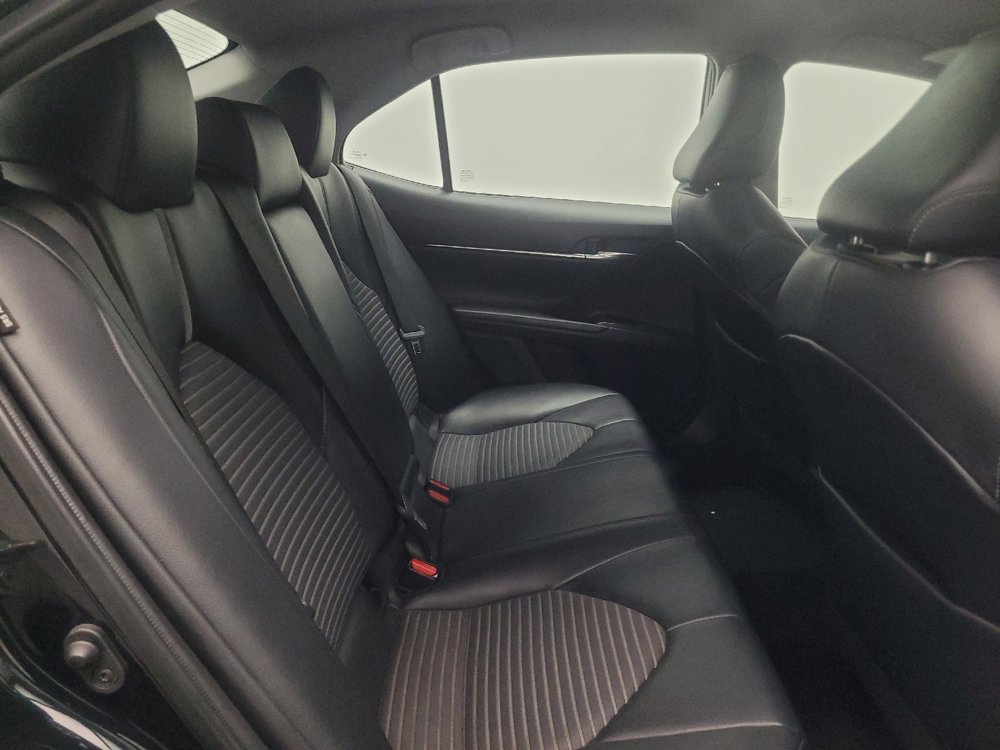 Used 2022 Toyota Camry SE FWD image 19