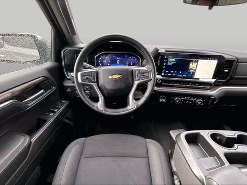 Used 2024 Chevrolet Silverado 1500 LT AWD/4WD image 6