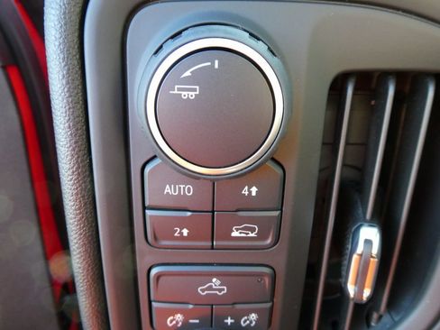 Certified 2025 Chevrolet Silverado 1500 Custom image 23