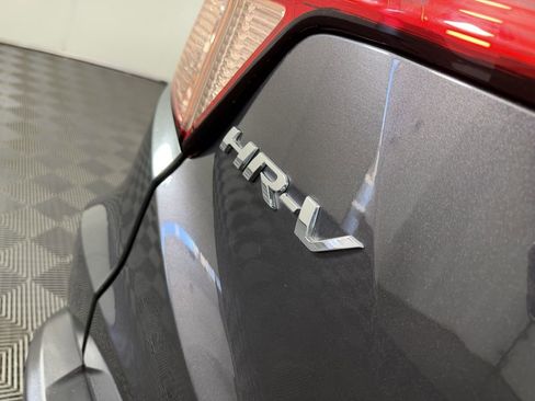Used 2018 Honda HR-V LX image 11