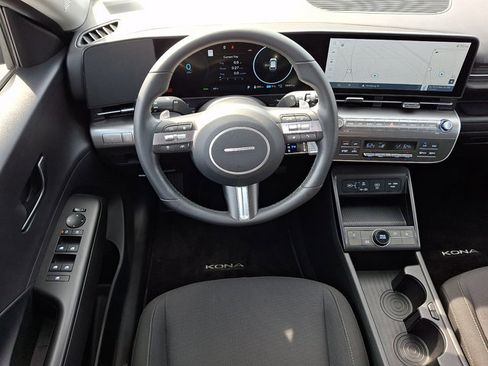 Used 2024 Hyundai Kona SEL image 11