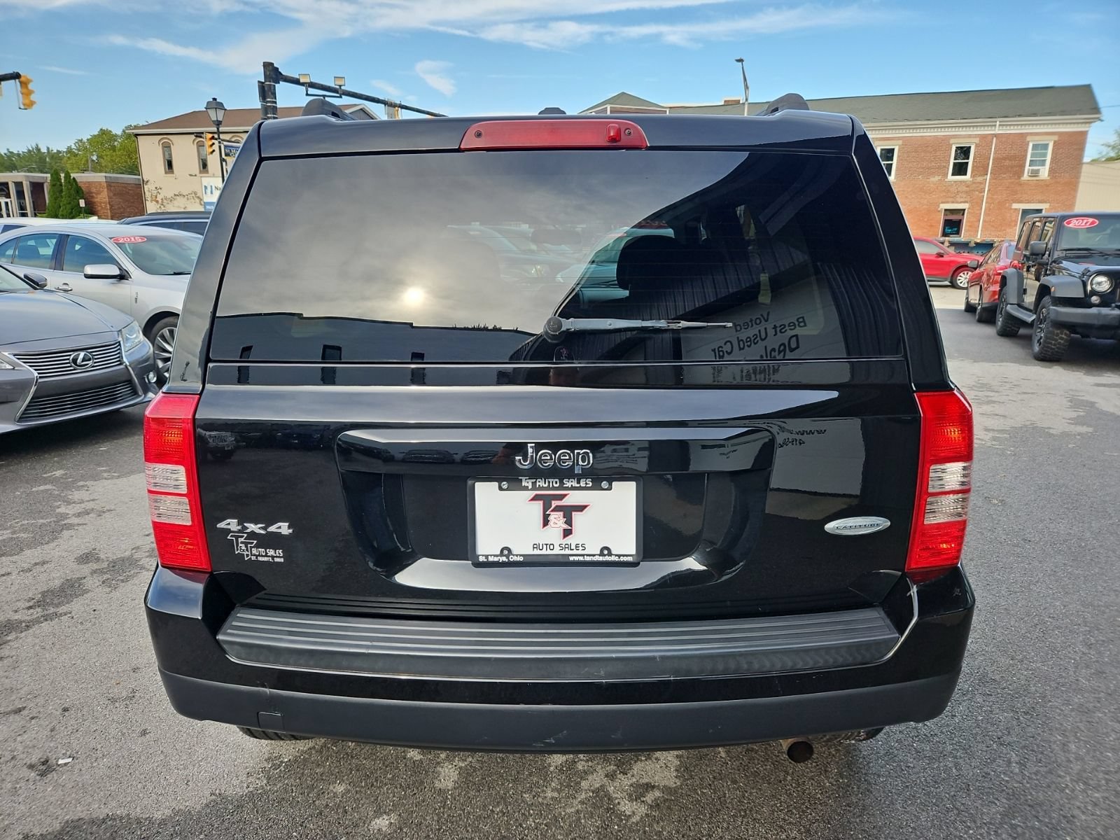 Used 2016 Jeep Patriot Latitude AWD/4WD image 4