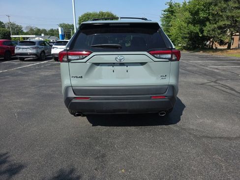 Used 2020 Toyota RAV4 XLE Premium AWD/4WD image 7