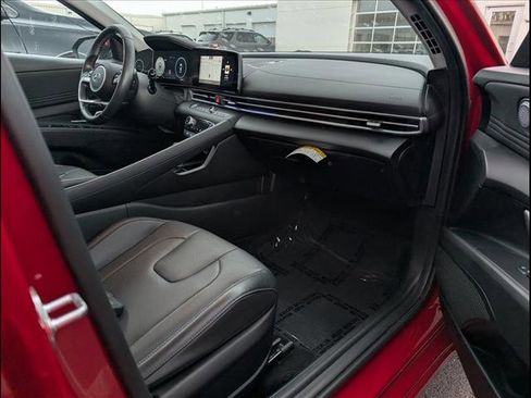 Used 2023 Hyundai Elantra Limited w/ Cargo Package image 19