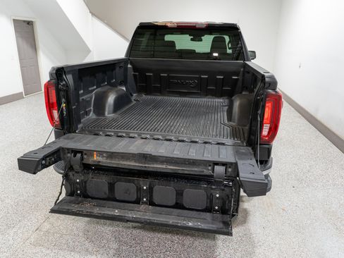 Used 2025 GMC Sierra 1500 SLT image 11