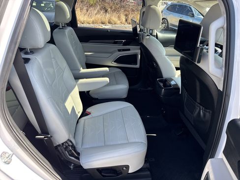 Certified 2022 Kia Telluride SX w/ SX Prestige Package image 15