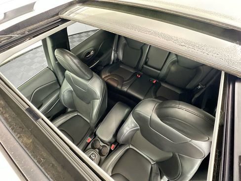 Used 2020 Jeep Cherokee Latitude Plus image 21