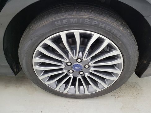 Used 2018 Ford Fusion Titanium AWD/4WD image 31