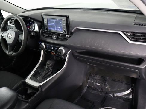 Used 2021 Toyota RAV4 XLE FWD image 9